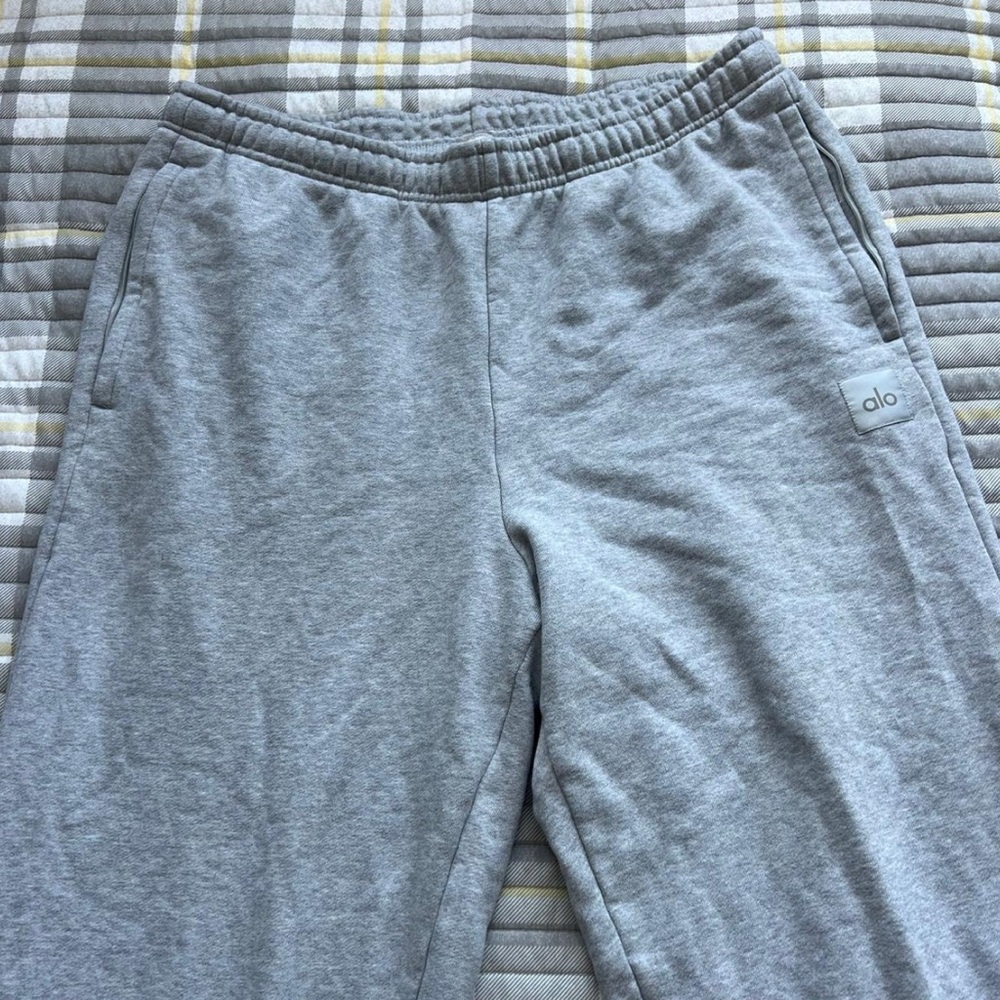 ALO Yoga Gray Sweatpants